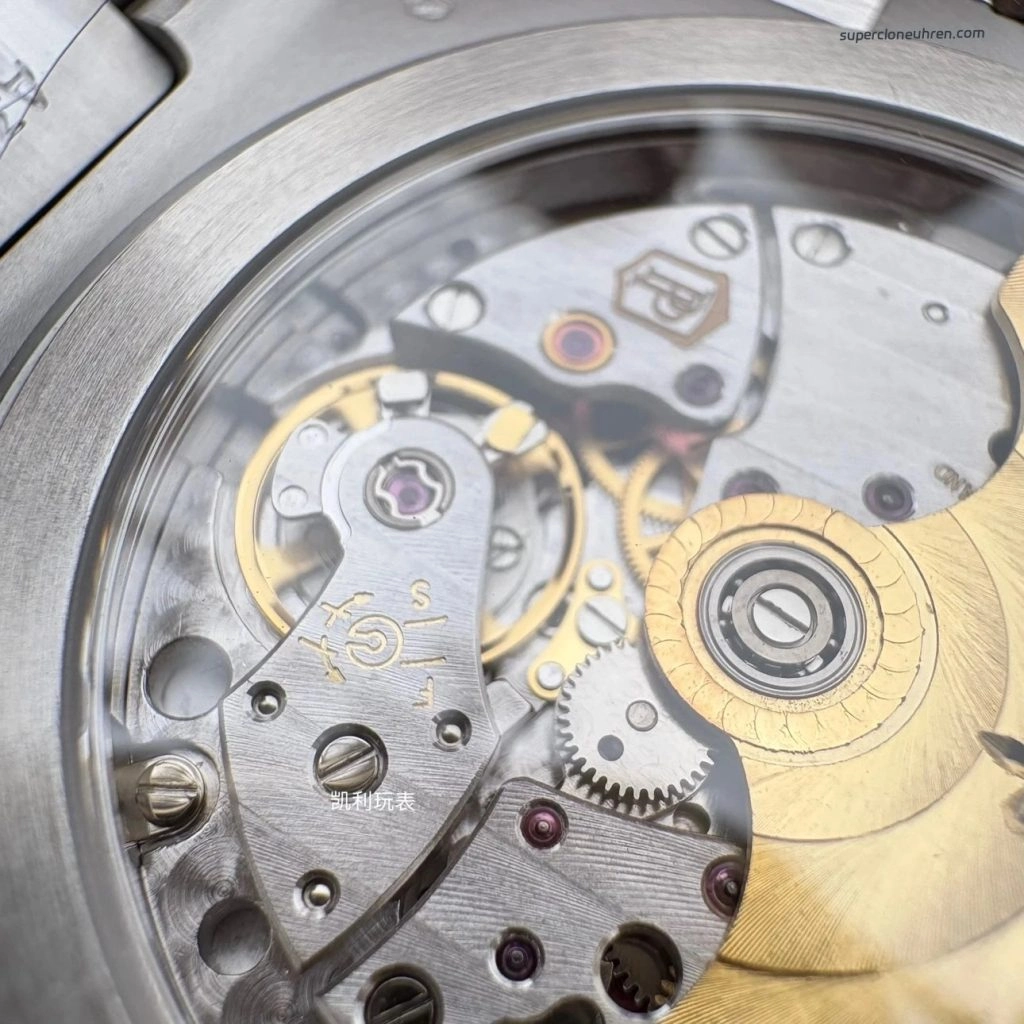 Premium Replica Uhr Patek Philippe Nautilus 5811/1G-001 satiniertem Edelstahl 41 mm