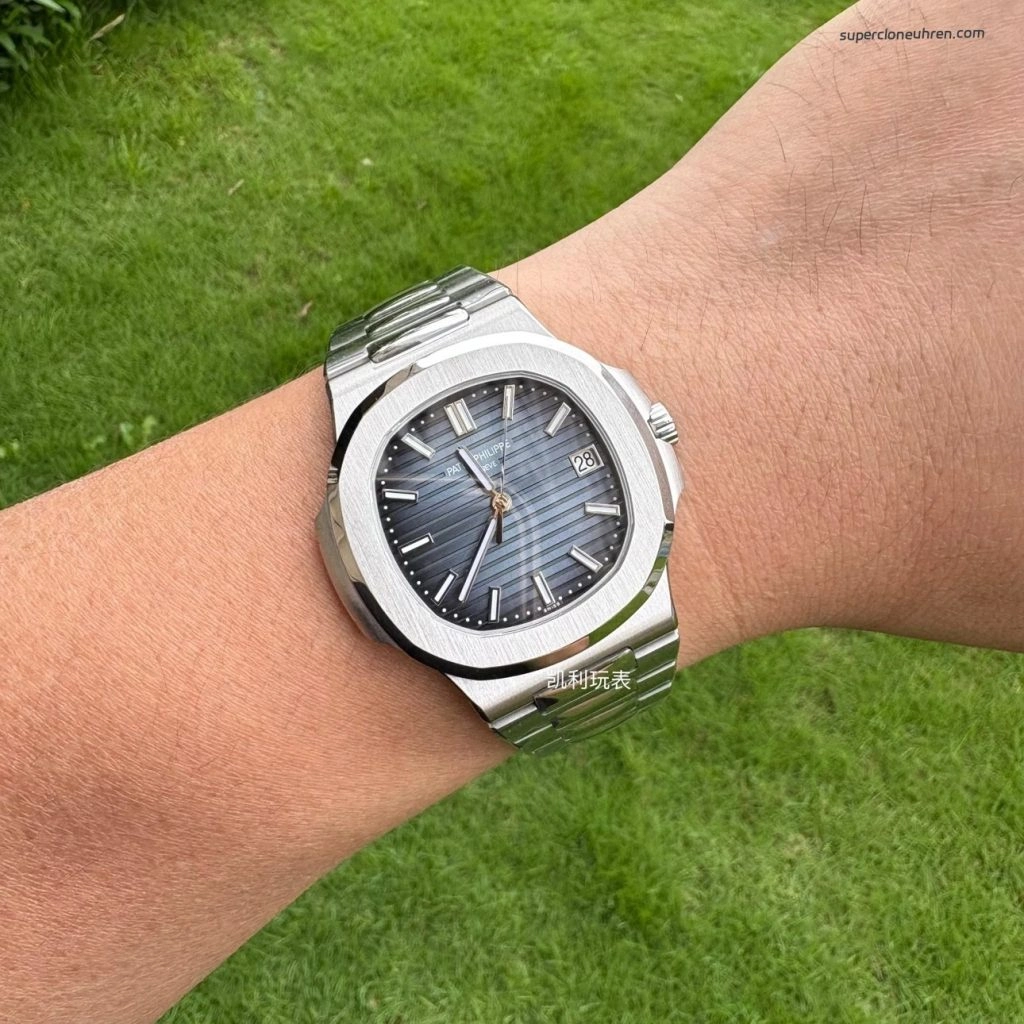 Premium Replica Uhr Patek Philippe Nautilus 5811/1G-001 satiniertem Edelstahl 41 mm