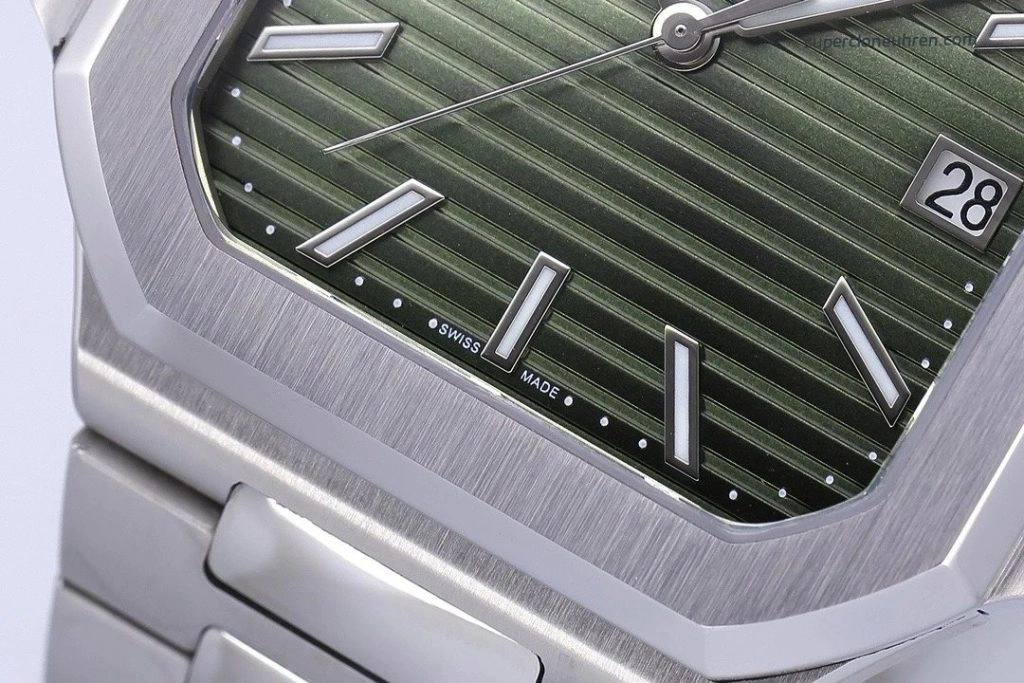 Premium Replica Uhr Patek Philippe Cubitus 5821/1A-001 mit grünem Zifferblatt und Stahlband 45mm