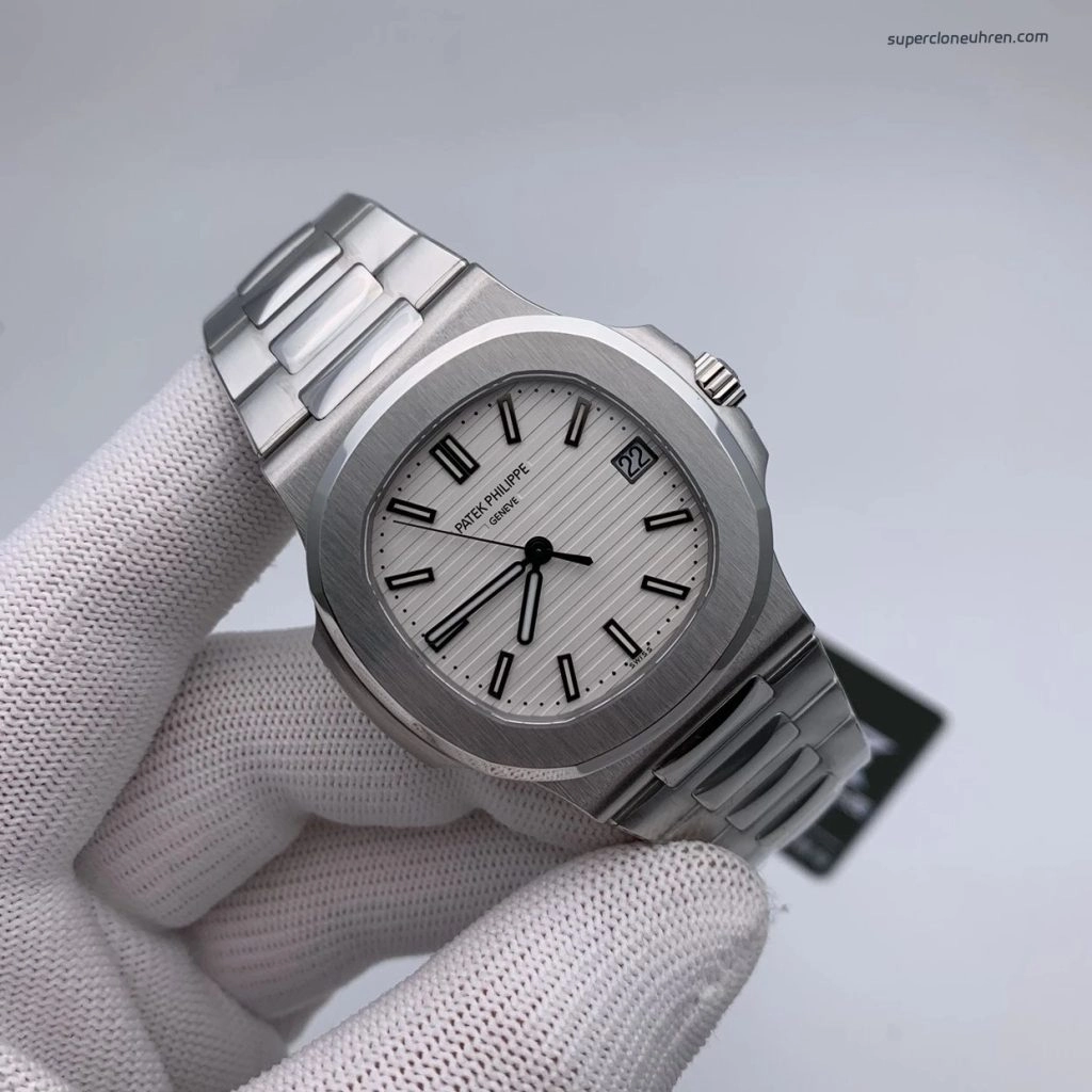 Premium Replica Uhr Patek Philippe Nautilus 5711/1A-011 ultraflach Edelstahl 40 mm