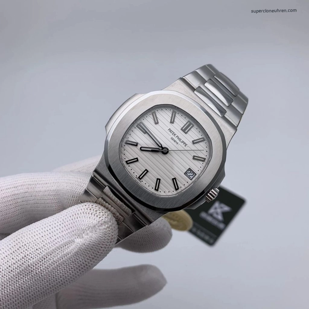 Premium Replica Uhr Patek Philippe Nautilus 5711/1A-011 ultraflach Edelstahl 40 mm