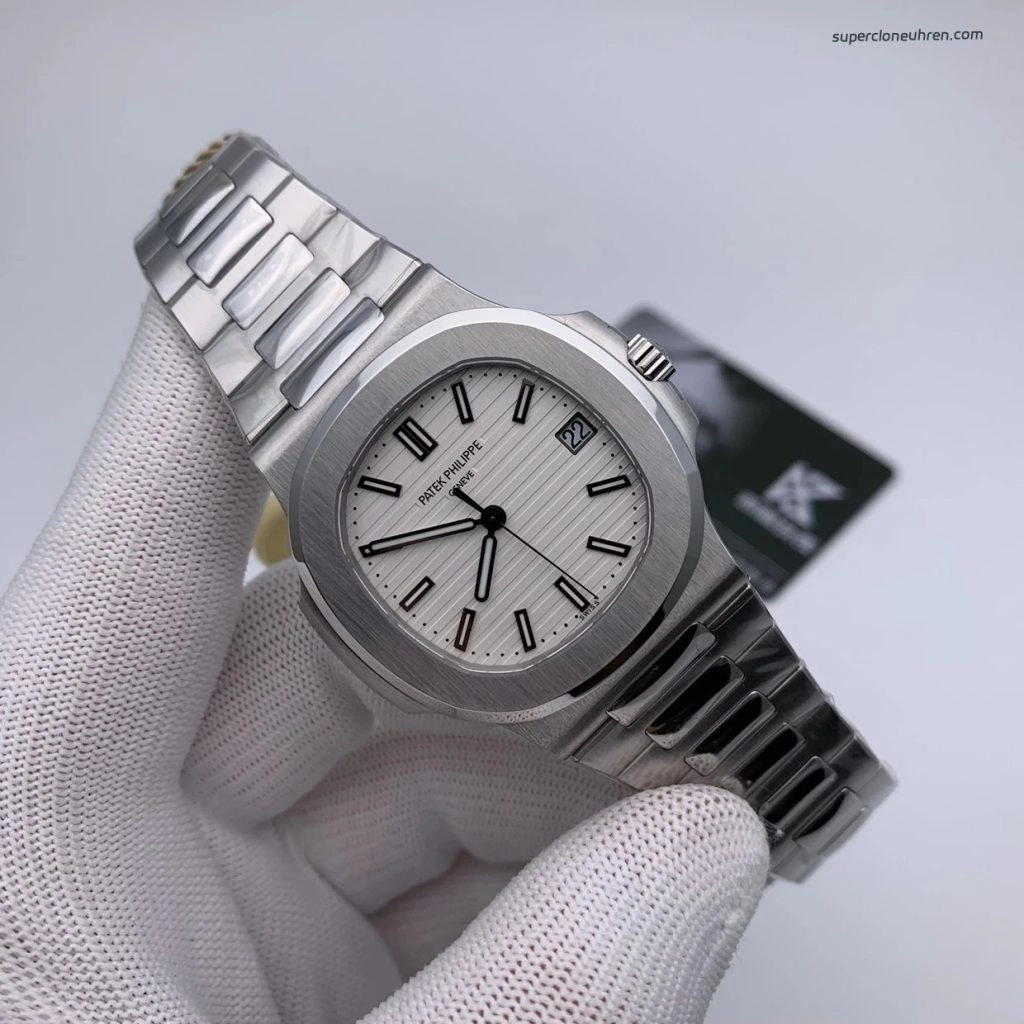Premium Replica Uhr Patek Philippe Nautilus 5711/1A-011 ultraflach Edelstahl 40 mm