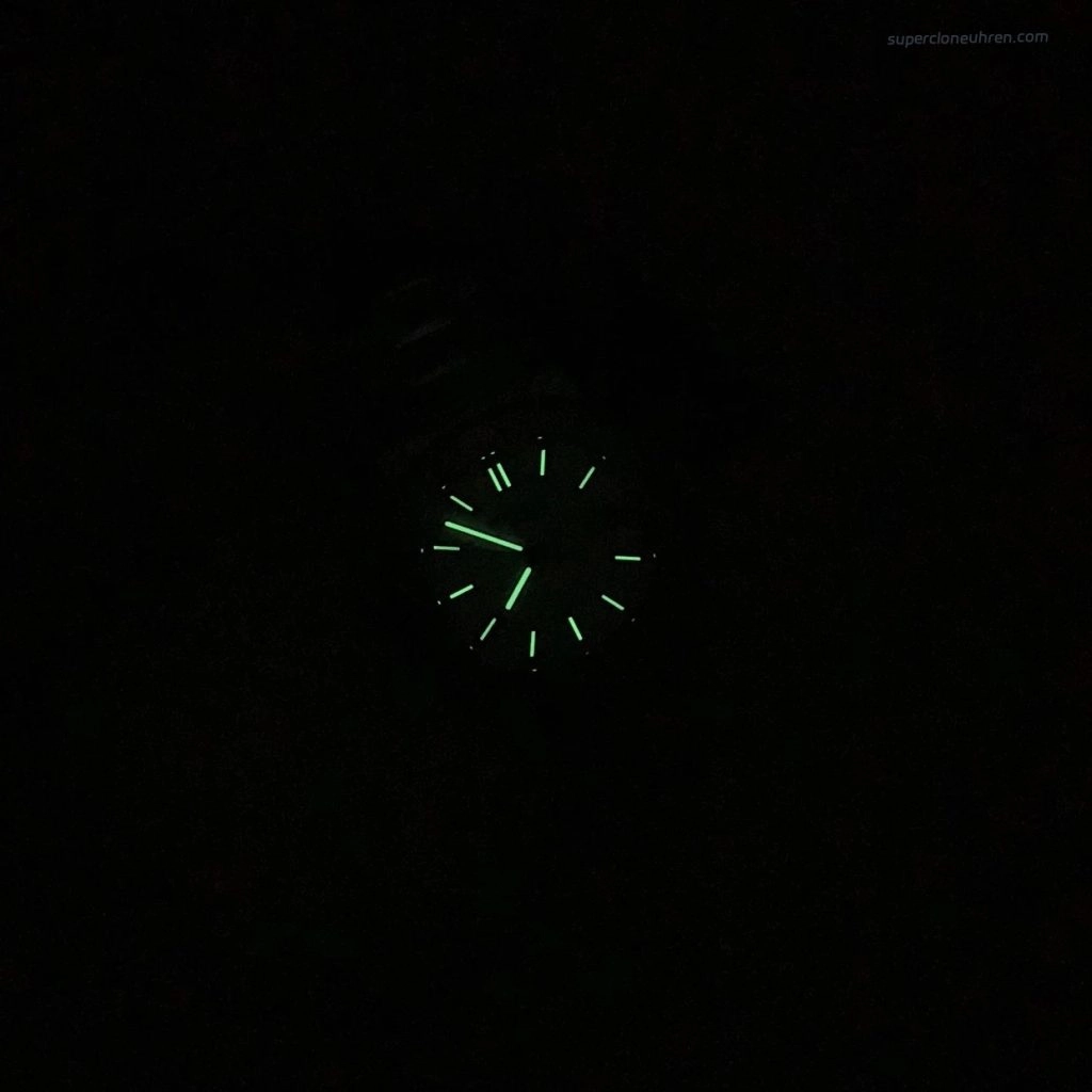 Premium Replica Uhr Patek Philippe Nautilus 5711/1A-011 ultraflach Edelstahl 40 mm