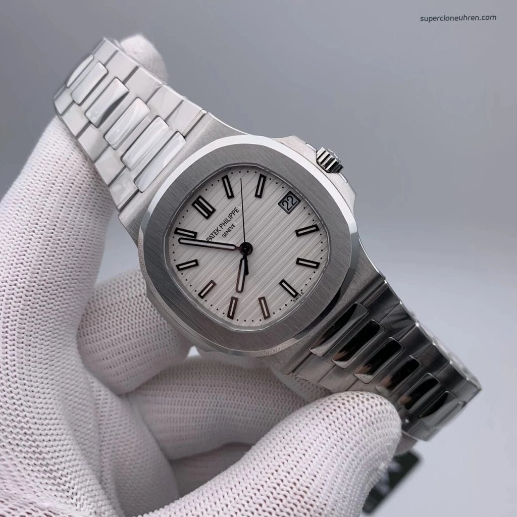 Premium Replica Uhr Patek Philippe Nautilus 5711/1A-011 ultraflach Edelstahl 40 mm