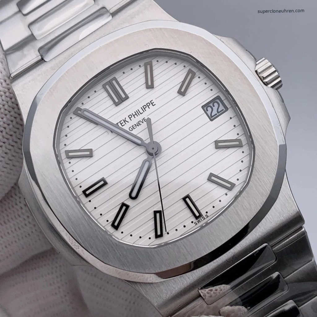 Premium Replica Uhr Patek Philippe Nautilus 5711/1A-011 ultraflach Edelstahl 40 mm