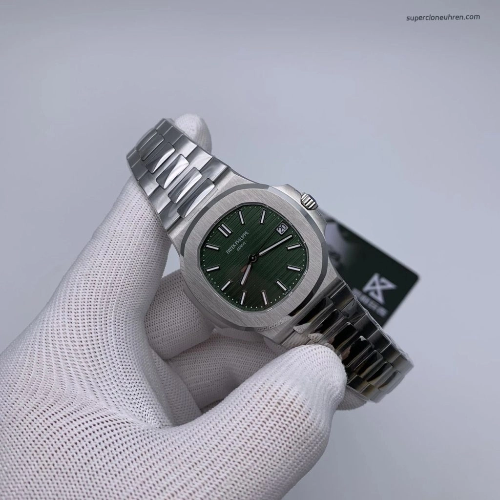 Premium Replica Uhr Patek Philippe Nautilus 5711/1A-014 mit grünem Zifferblatt aus Edelstahl 40mm