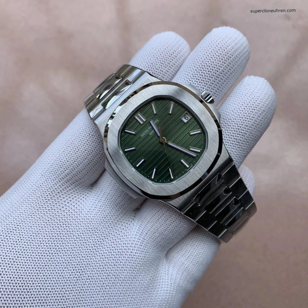 Premium Replica Uhr Patek Philippe Nautilus 5711/1A-014 mit grünem Zifferblatt aus Edelstahl 40mm