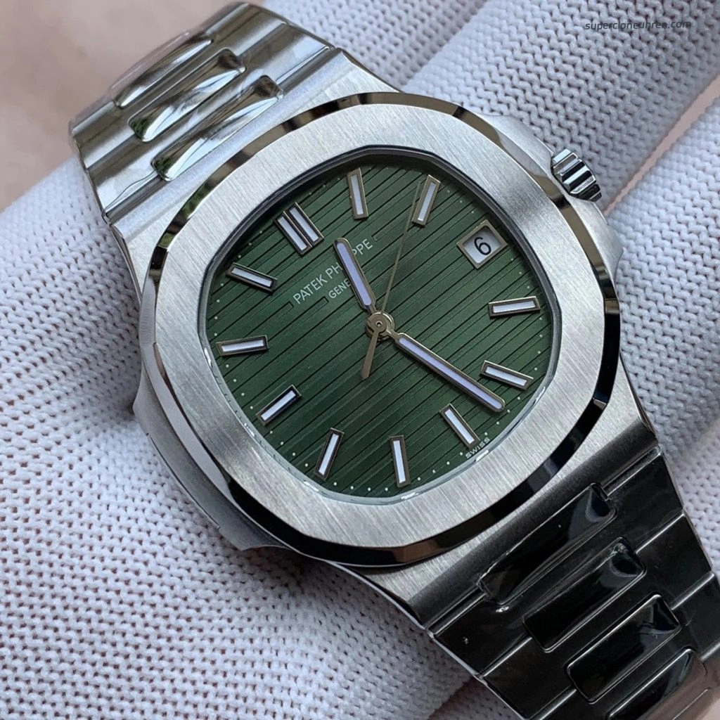 Premium Replica Uhr Patek Philippe Nautilus 5711/1A-014 mit grünem Zifferblatt aus Edelstahl 40mm