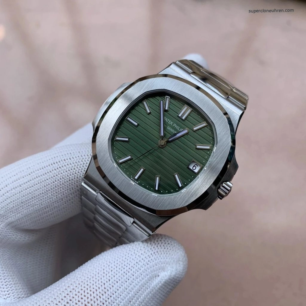 Premium Replica Uhr Patek Philippe Nautilus 5711/1A-014 mit grünem Zifferblatt aus Edelstahl 40mm