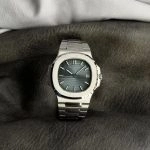 Premium Replica Uhr Patek Philippe Nautilus 5711_1P mit blauem Zifferblatt und Edelstahlband 40 mm
