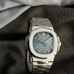 Premium Replica Uhr Patek Philippe Nautilus 5711_1P mit blauem Zifferblatt und Edelstahlband 40 mm
