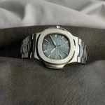 Premium Replica Uhr Patek Philippe Nautilus 5711_1P mit blauem Zifferblatt und Edelstahlband 40 mm