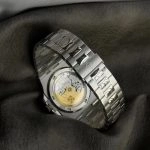 Premium Replica Uhr Patek Philippe Nautilus 5711_1P mit blauem Zifferblatt und Edelstahlband 40 mm
