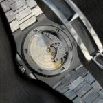 Premium Replica Uhr Patek Philippe Nautilus 5711_1P mit blauem Zifferblatt und Edelstahlband 40 mm