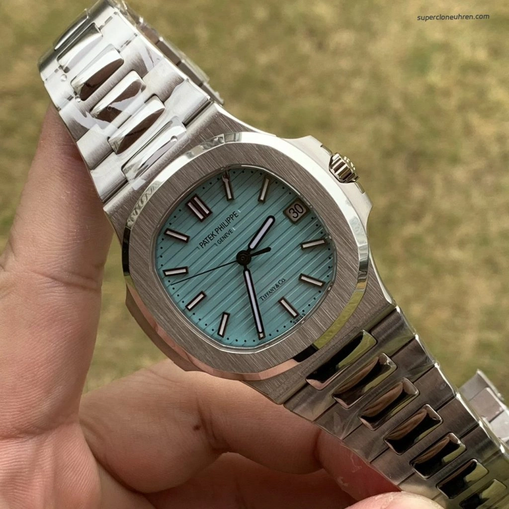 Super Clone Patek Philippe Nautilus 5711/1A-018 mit blauem Zifferblatt und Edelstahlarmband 40 mm