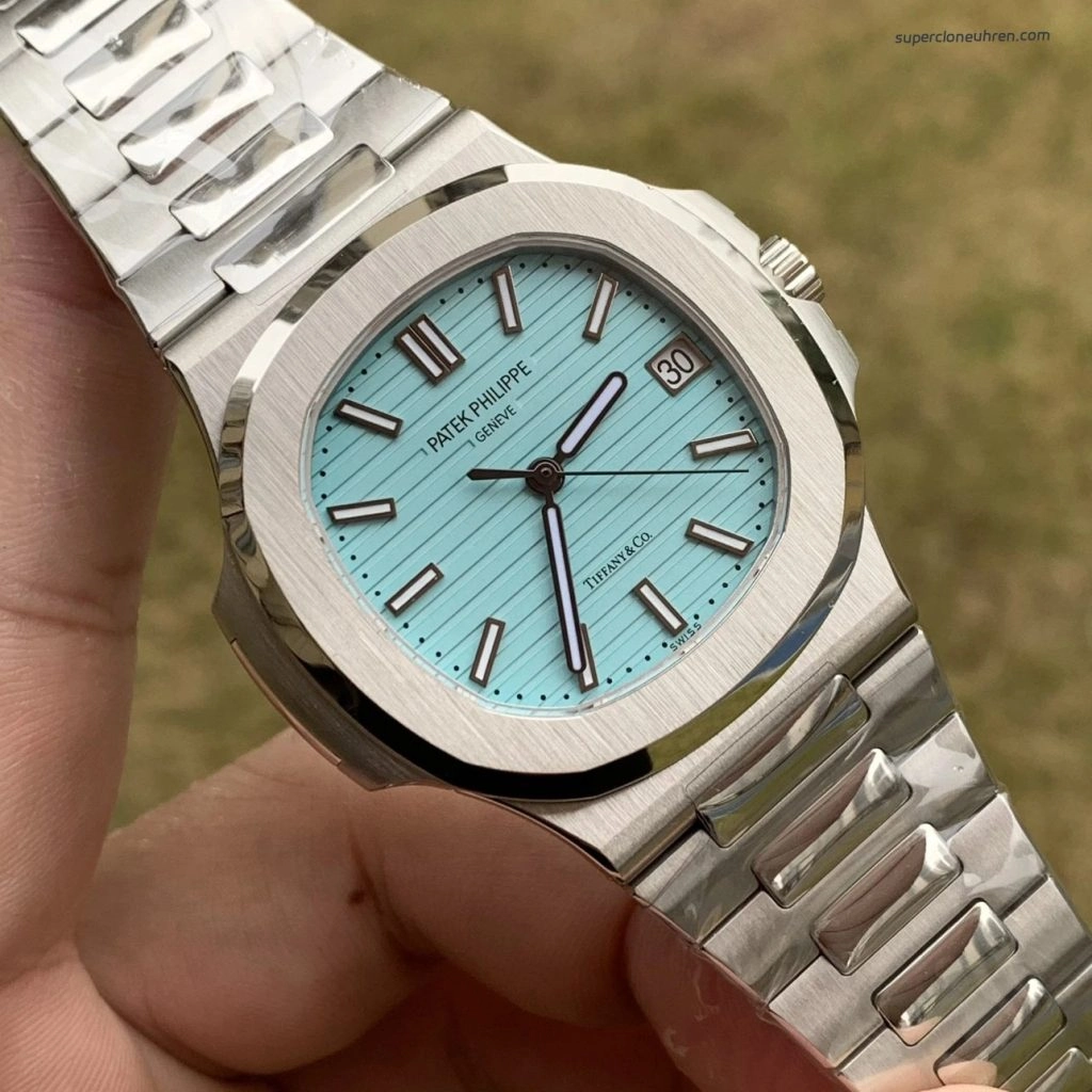 Super Clone Patek Philippe Nautilus 5711/1A-018 mit blauem Zifferblatt und Edelstahlarmband 40 mm