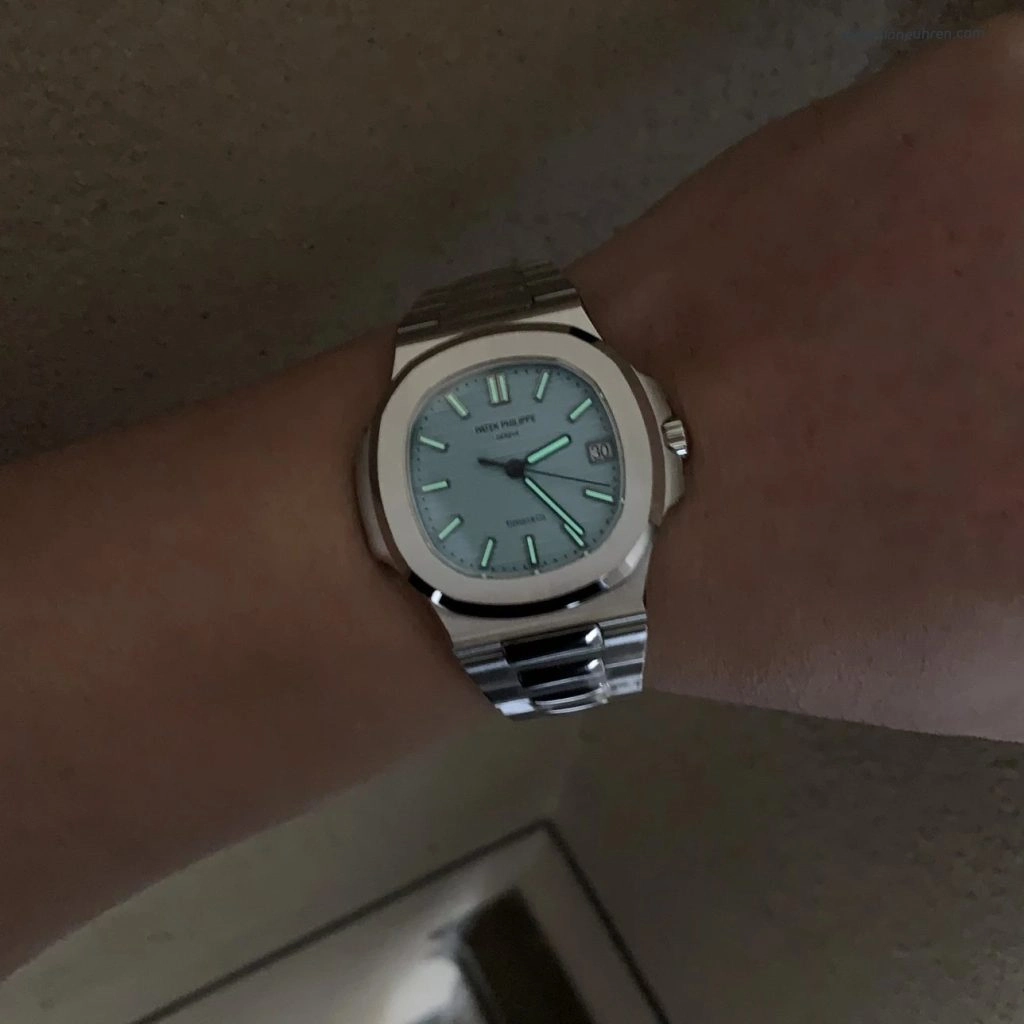 Super Clone Patek Philippe Nautilus 5711/1A-018 mit blauem Zifferblatt und Edelstahlarmband 40 mm