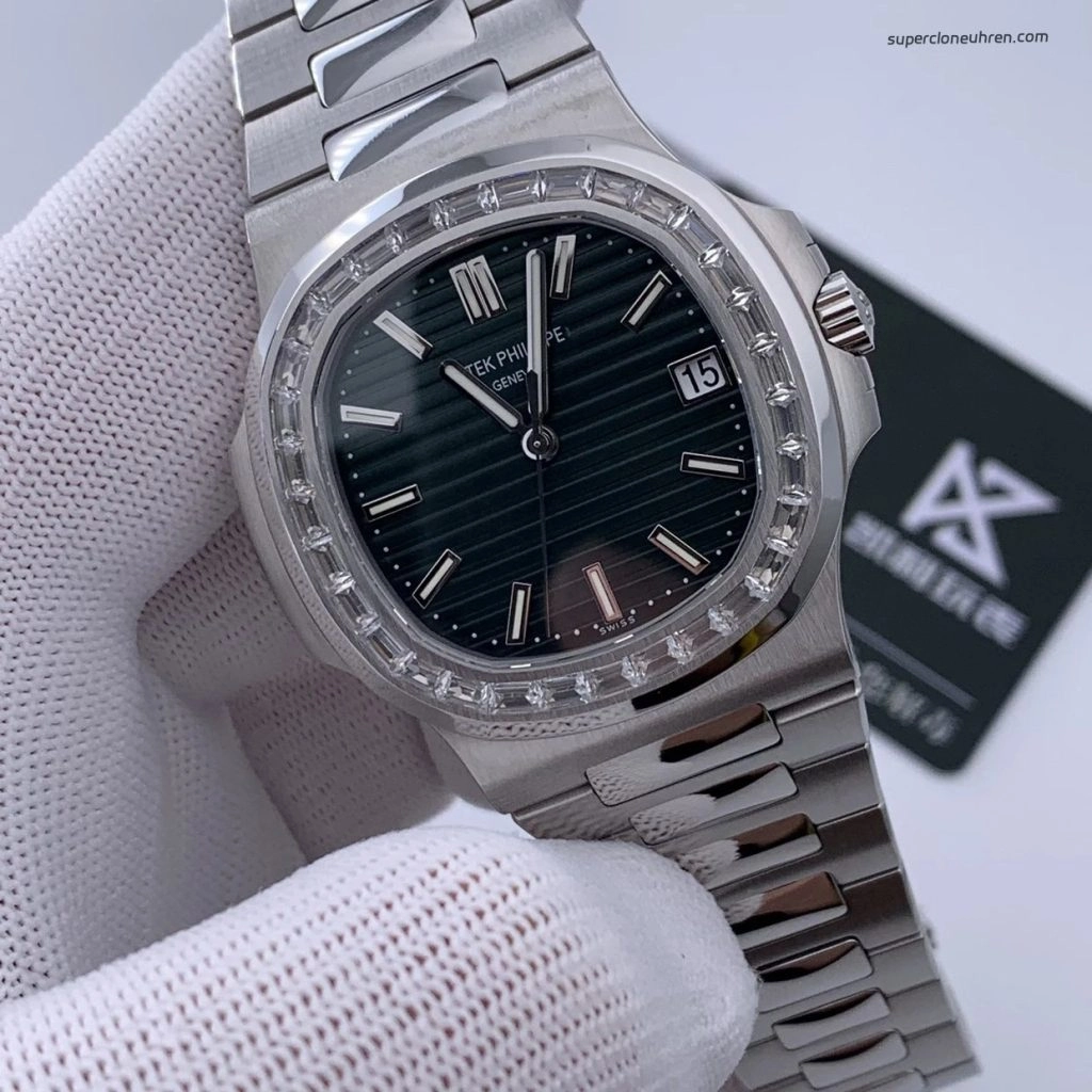 Premium Replica Uhr Patek Philippe Nautilus 5711/1300A-001 mit Baguette-Diamantlünette 40mm