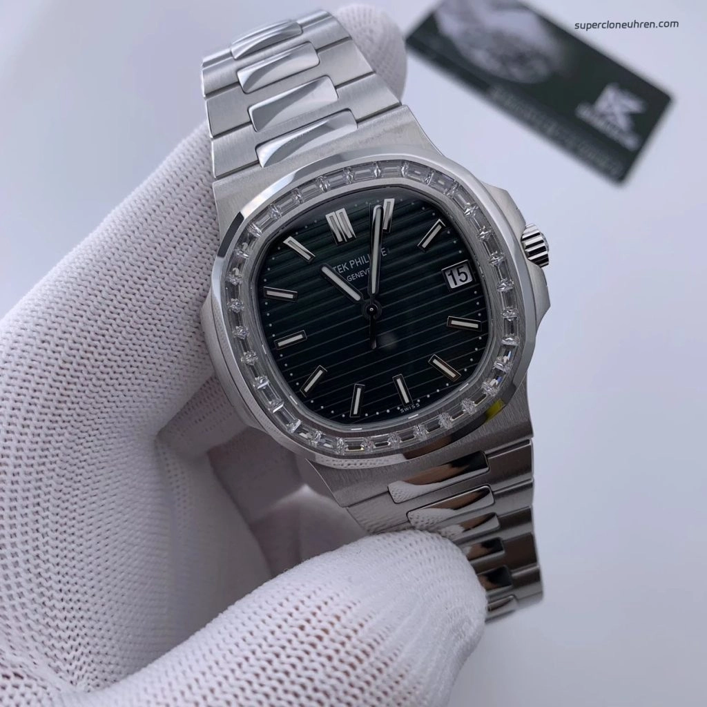 Premium Replica Uhr Patek Philippe Nautilus 5711/1300A-001 mit Baguette-Diamantlünette 40mm