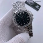 Premium Replica Uhr Patek Philippe Nautilus 5711/1300A-001 mit Baguette-Diamantlünette 40mm
