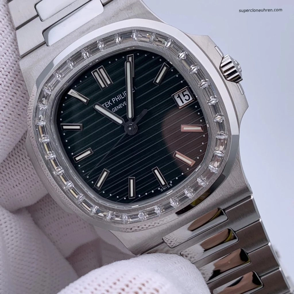 Premium Replica Uhr Patek Philippe Nautilus 5711/1300A-001 mit Baguette-Diamantlünette 40mm