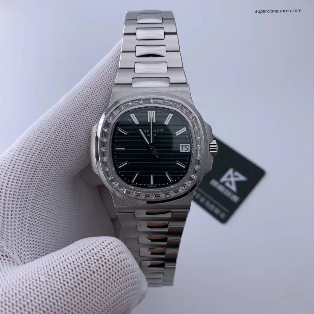 Premium Replica Uhr Patek Philippe Nautilus 5711/1300A-001 mit Baguette-Diamantlünette 40mm