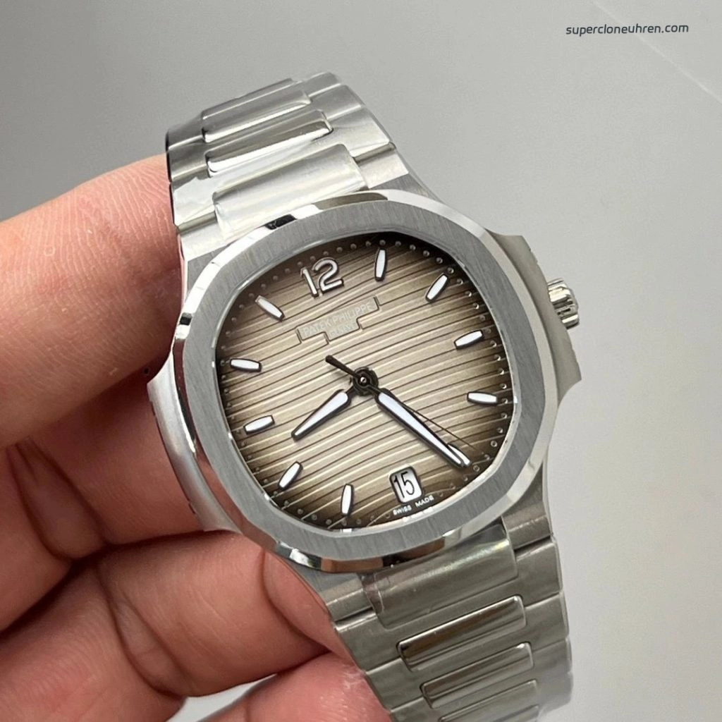 Premium Replica Uhr Patek Philippe Nautilus 7118/1A-011 Edelstahl mit grauem Zifferblatt 35,2 mm