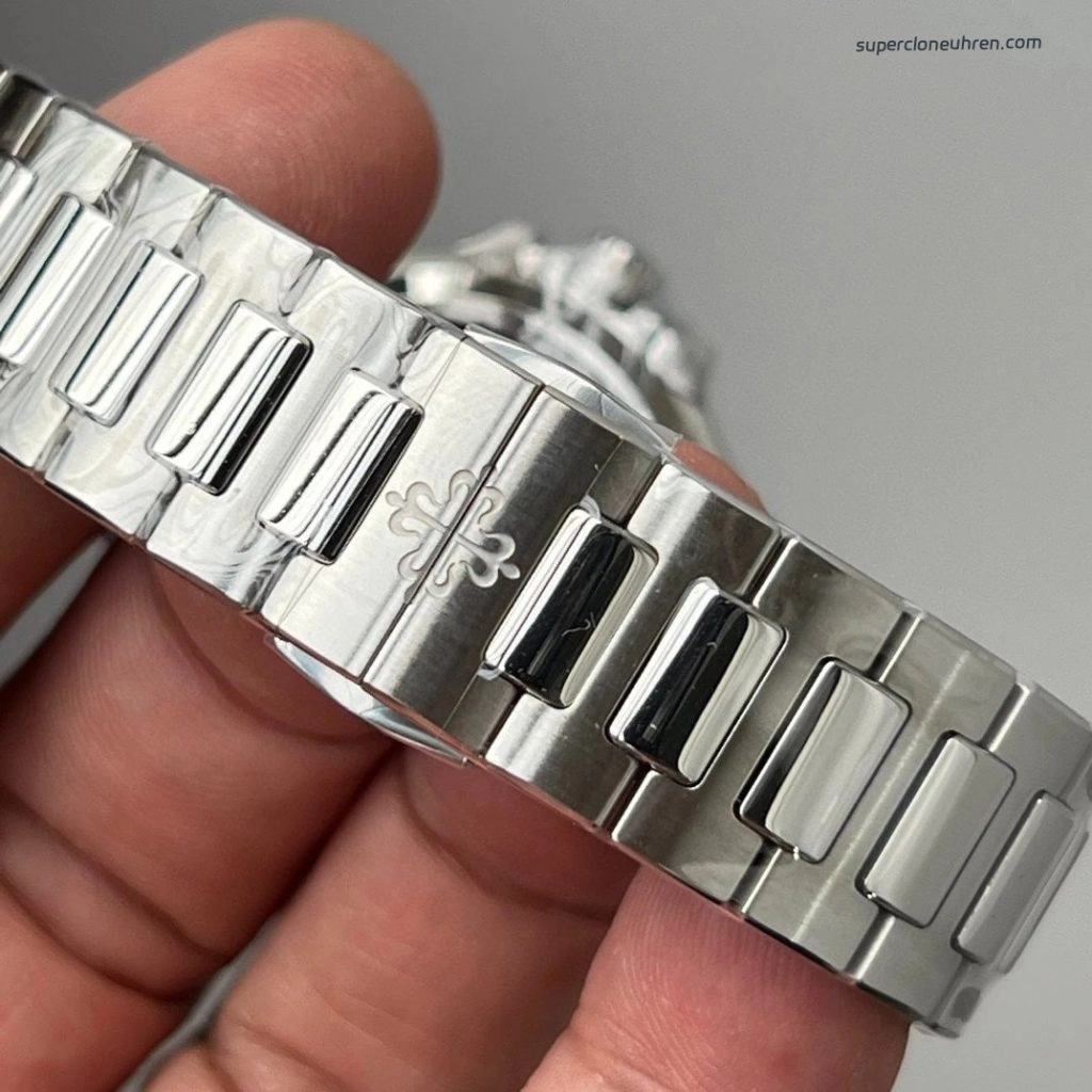 Premium Replica Uhr Patek Philippe Nautilus 7118/1A-011 Edelstahl mit grauem Zifferblatt 35,2 mm