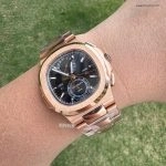 Premium Replica Uhr Patek Philippe Nautilus 5990/1R-001 Roségold blaues Zifferblatt 40,5mm