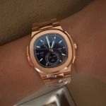 Premium Replica Uhr Patek Philippe Nautilus 5990/1R-001 Roségold blaues Zifferblatt 40,5mm