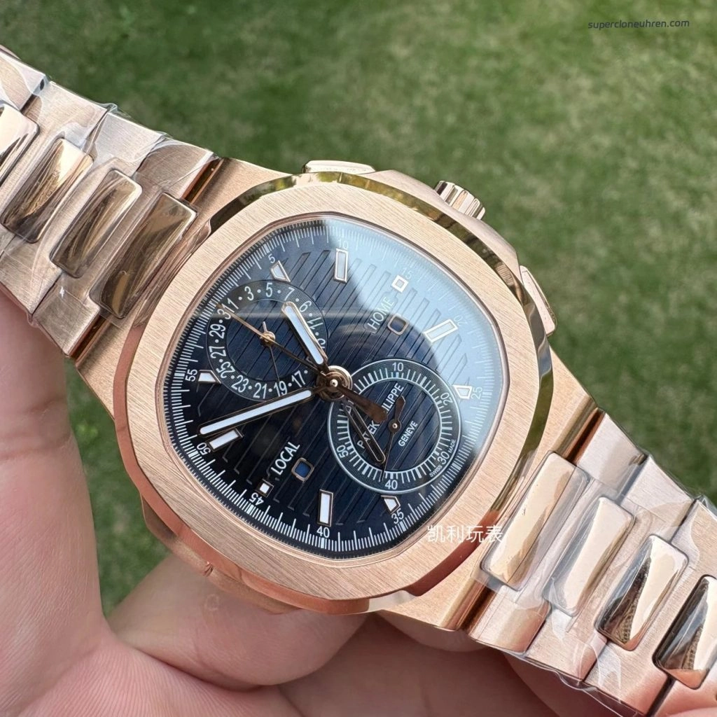 Premium Replica Uhr Patek Philippe Nautilus 5990/1R-001 Roségold blaues Zifferblatt 40,5mm
