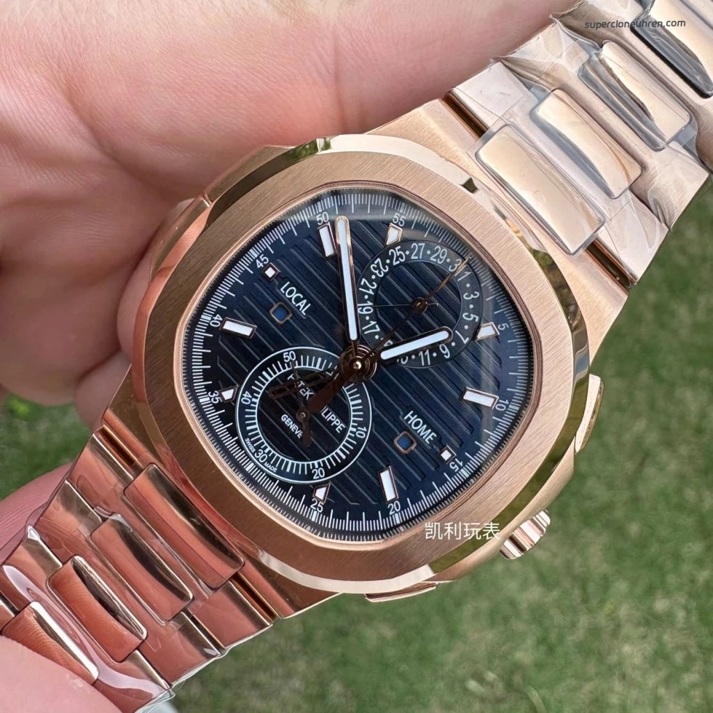 Premium Replica Uhr Patek Philippe Nautilus 5990/1R-001 Roségold blaues Zifferblatt 40,5mm