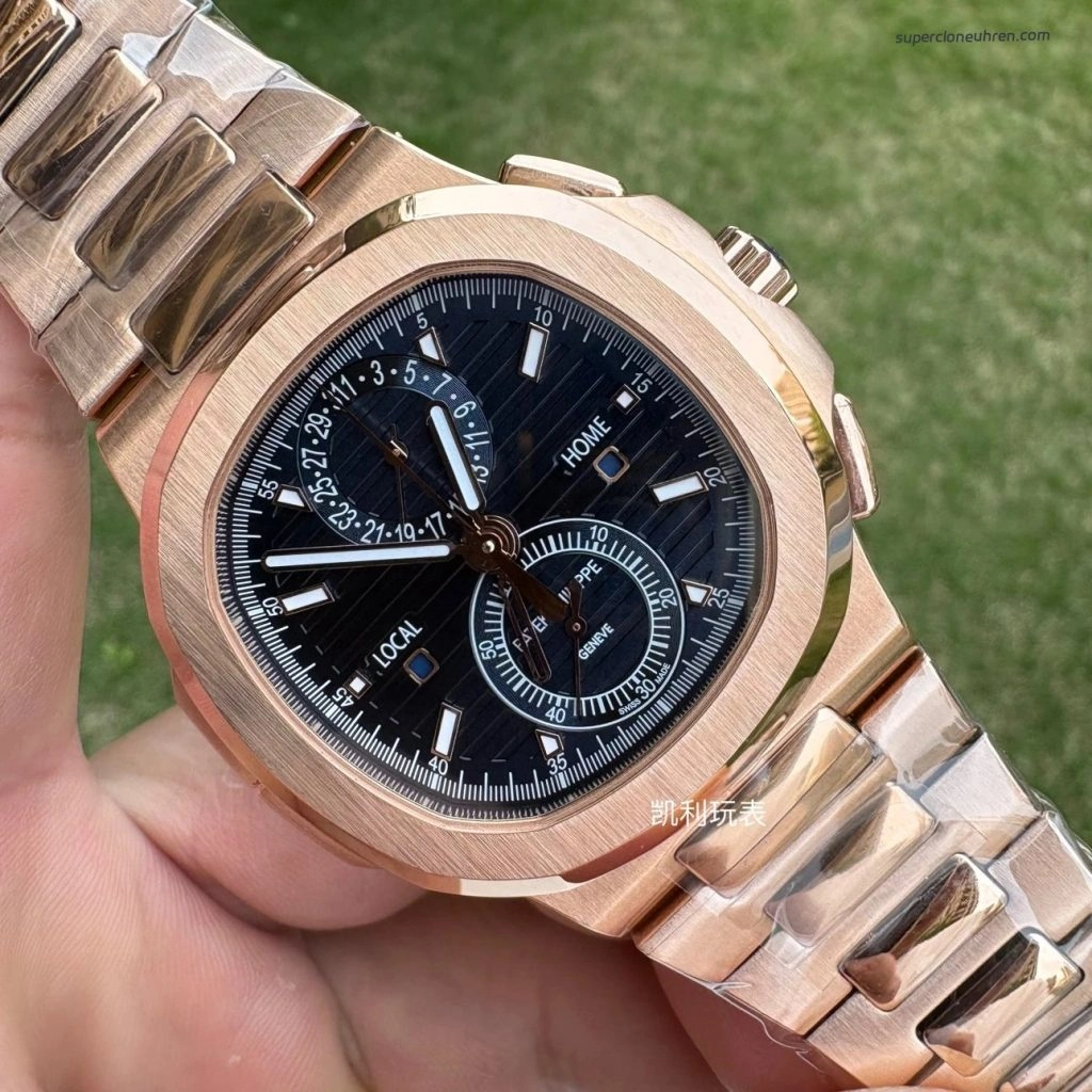 Premium Replica Uhr Patek Philippe Nautilus 5990/1R-001 Roségold blaues Zifferblatt 40,5mm