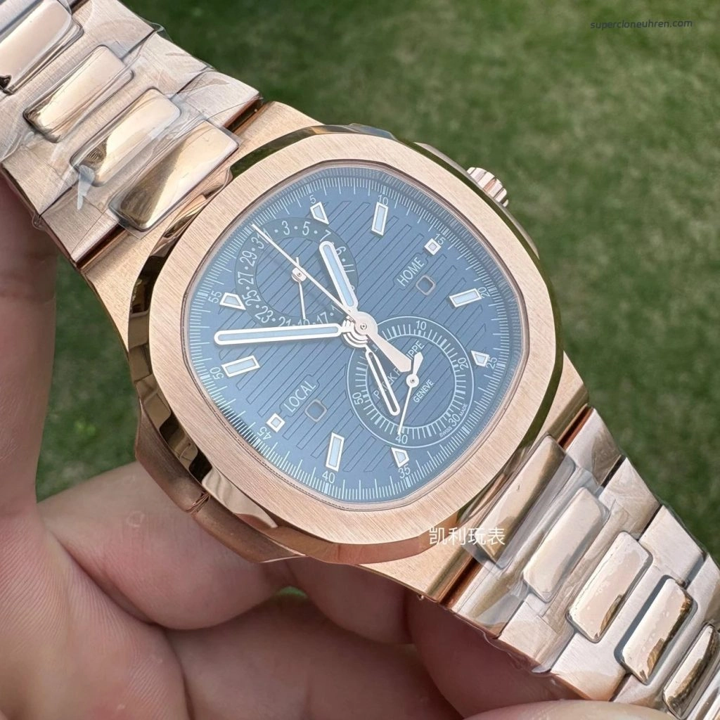 Premium Replica Uhr Patek Philippe Nautilus 5990/1R-001 Roségold blaues Zifferblatt 40,5mm