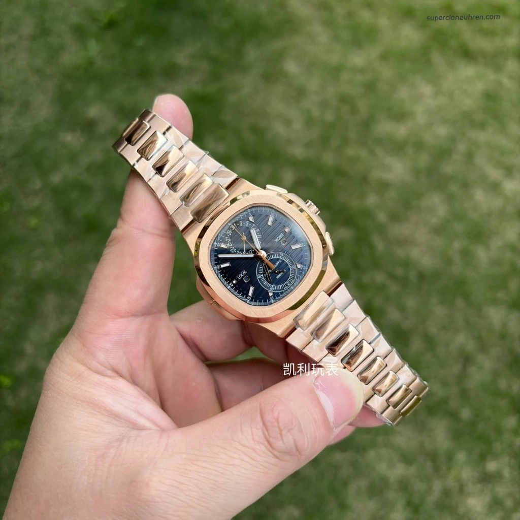Premium Replica Uhr Patek Philippe Nautilus 5990/1R-001 Roségold blaues Zifferblatt 40,5mm