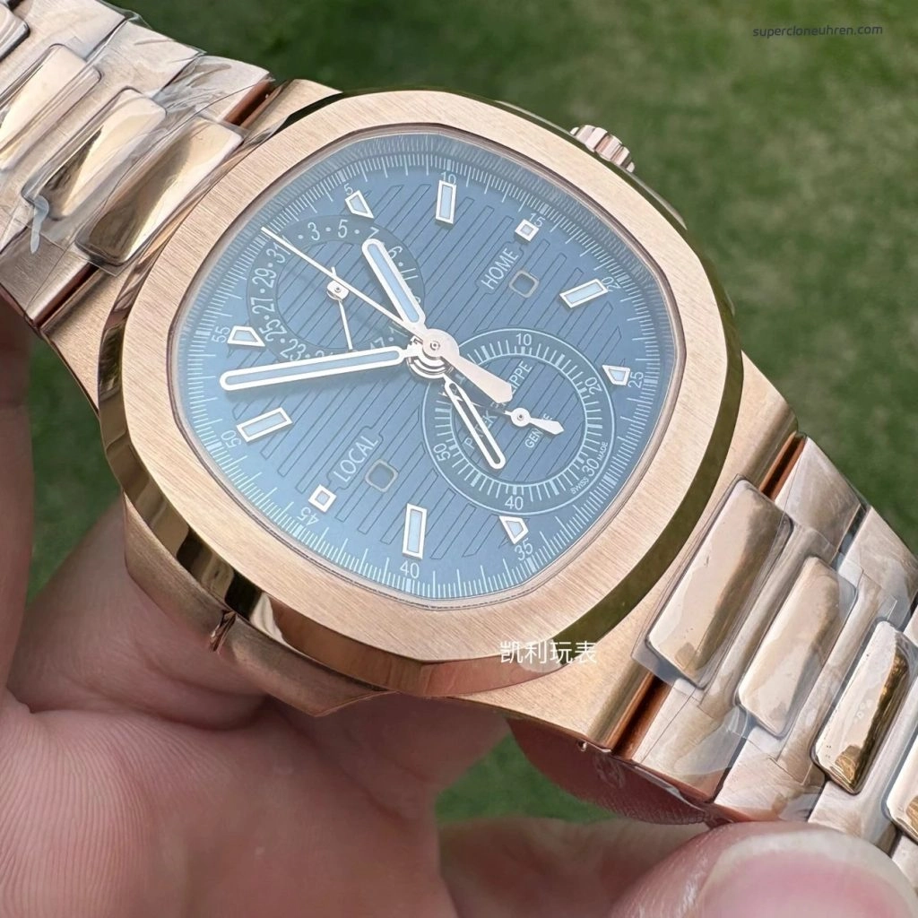 Premium Replica Uhr Patek Philippe Nautilus 5990/1R-001 Roségold blaues Zifferblatt 40,5mm