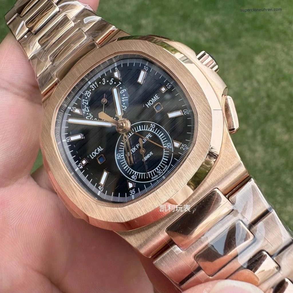 Premium Replica Uhr Patek Philippe Nautilus 5990/1R-001 Roségold blaues Zifferblatt 40,5mm