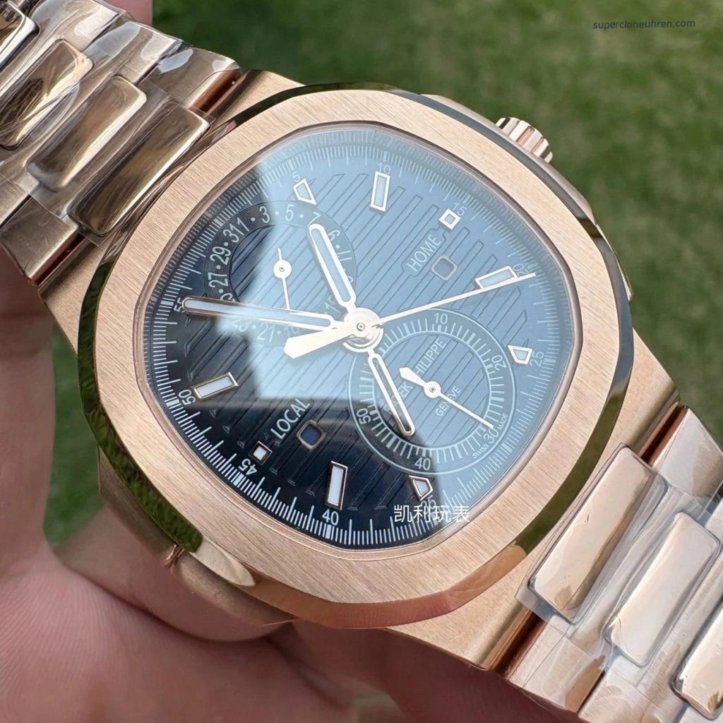 Premium Replica Uhr Patek Philippe Nautilus 5990/1R-001 Roségold blaues Zifferblatt 40,5mm