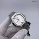 Premium Replica Uhr Patek Philippe Nautilus 7118/1A-010 mit silbernem Zifferblatt 35,2 mm