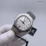 Premium Replica Uhr Patek Philippe Nautilus 7118/1A-010 mit silbernem Zifferblatt 35,2 mm