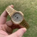 Premium Replica Uhr Patek Philippe Nautilus 7118/1200R-001 Roségold mit Diamantlünette 35,2 mm