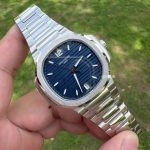 Premium Replica Uhr Patek Philippe Nautilus 7118/1A-001 mit blauem Zifferblatt und Edelstahlband 35,2 mm