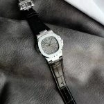 Super Clone Patek Philippe Nautilus 5711G-001 mit ultraflachem Edelstahlgehäuse und Lederarmband 40 mm