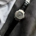 Super Clone Patek Philippe Nautilus 5711G-001 mit ultraflachem Edelstahlgehäuse und Lederarmband 40 mm