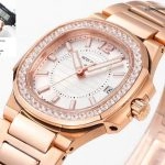 Premium Replica Uhr Patek Philippe Nautilus 7010/1R-001 Roségold mit Diamantbesatz 32mm