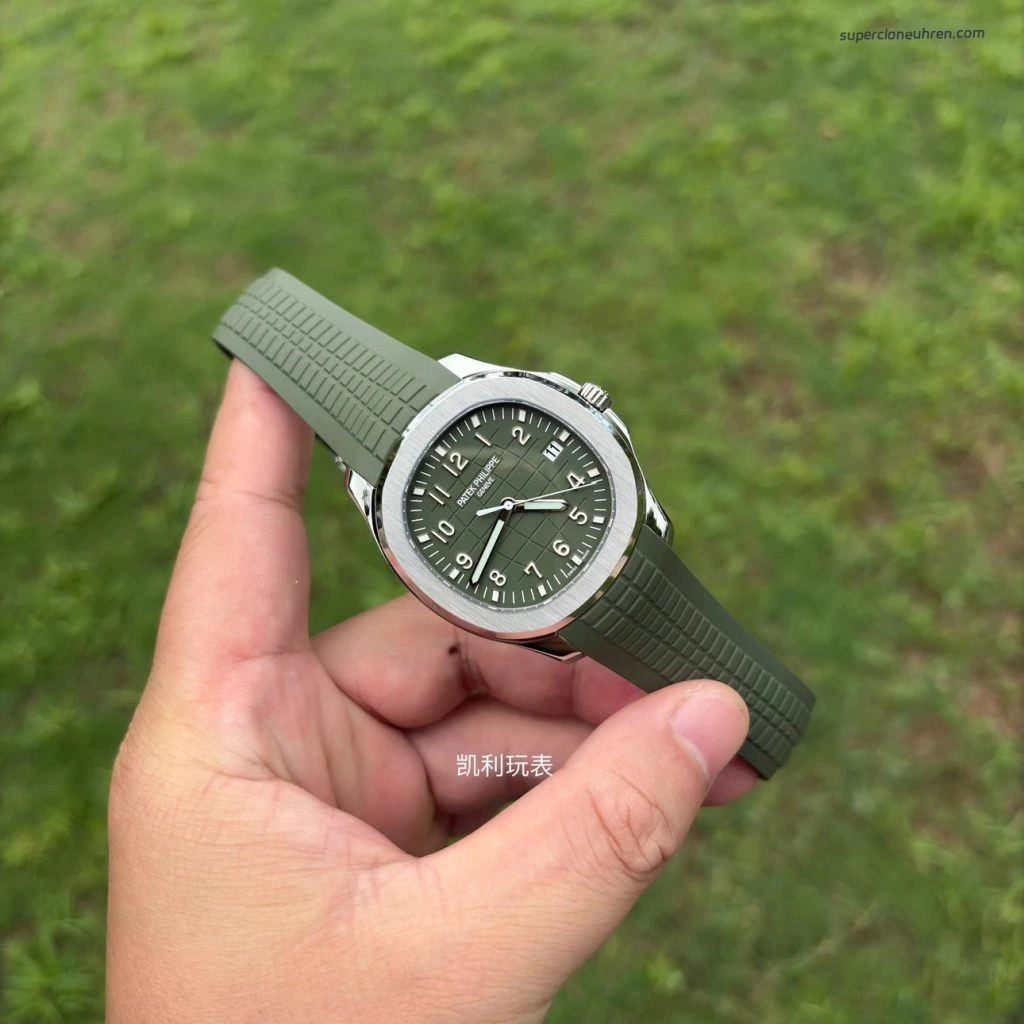 1:1 Super Clone Uhr Patek Philippe Aquanaut 5168G-010 Grünes Zifferblatt Fluorkautschuk Armband 42mm