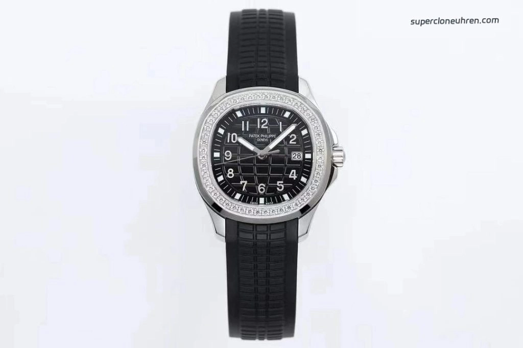 Premium Replica Uhr Patek Philippe Aquanaut 5267/200A-001 mit Diamantlünette und Kautschukband 38,8 mm