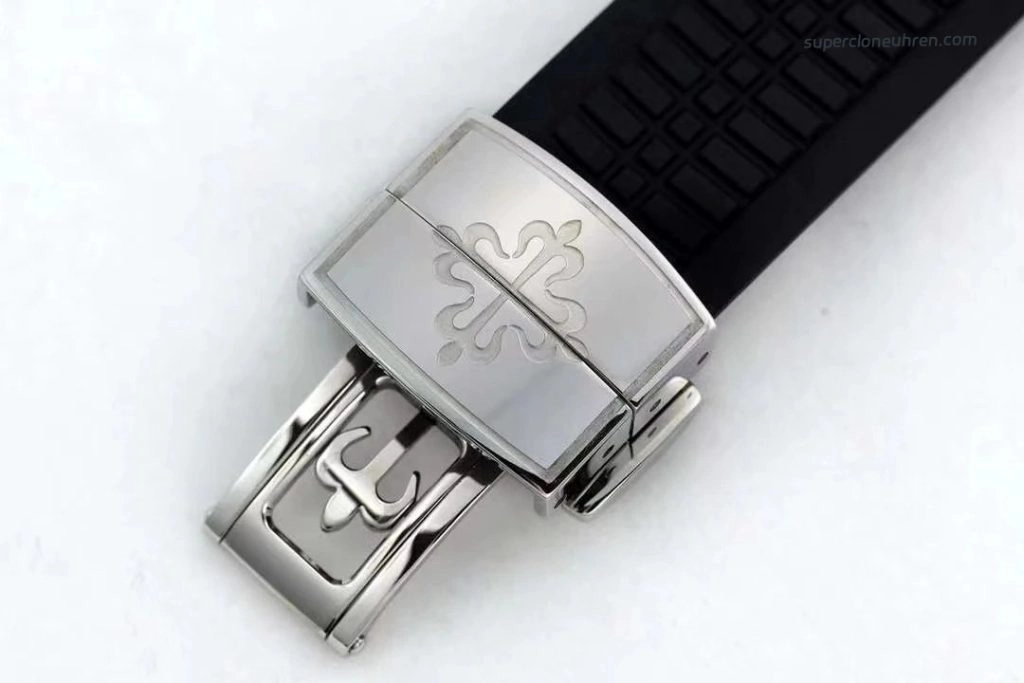 Premium Replica Uhr Patek Philippe Aquanaut 5267/200A-001 mit Diamantlünette und Kautschukband 38,8 mm