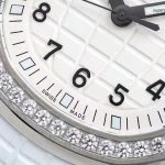 Premium Replica Uhr Patek Philippe Aquanaut 5267/200A-010 mit Diamantlünette und Kautschukband 38,8mm