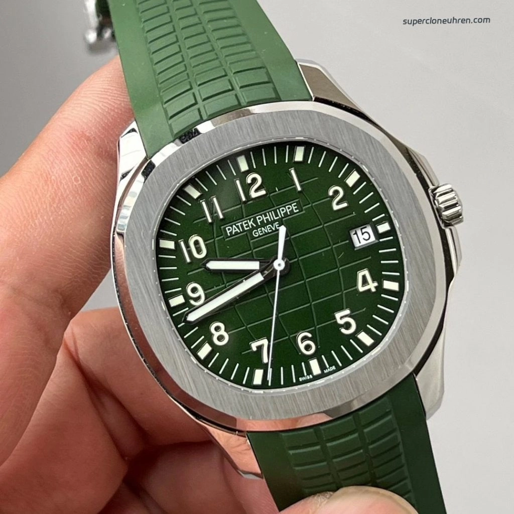 Premium Replica Uhr Patek Philippe Aquanaut 5168G-010 mit grünem Zifferblatt und Kautschukband 42mm